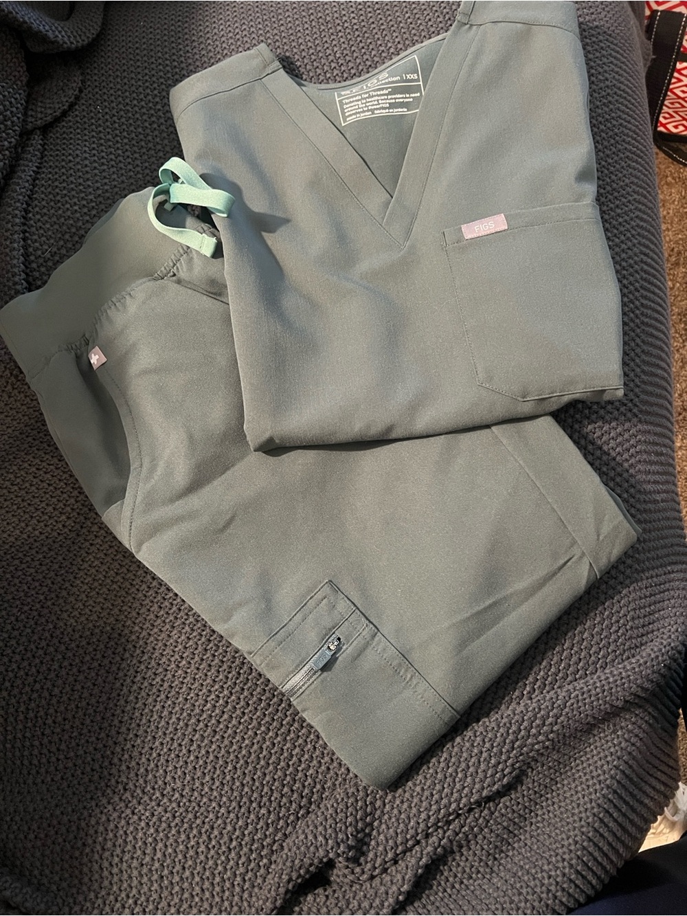 FIGS Scrub Set Bonsai Zamora Joggers and Catarina Top XXS